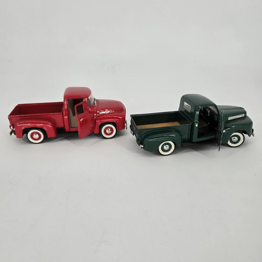 National Motor Museum Mint 1948 F-1 1956 F-100 Ford Trucks 1:32 Diecast 1113HS